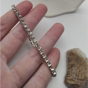 ‎Sparkling lustrous crystal stretch bracelet